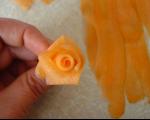 سفره آرایی/ تزیین هویج به شکل گل رز